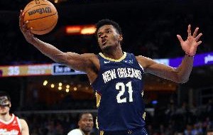 麻将胡了2-差一板两双！米西半场4中2得10分9板1盖帽 前场篮板有4个