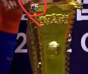 麻将胡了2-泰山夺冠掰坏奖杯 众将发文庆祝孙兴慜也来点赞