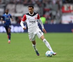 图片报：队友不信埃基蒂克会为转会罢训，法鹰要价1亿欧&amp;红军有意