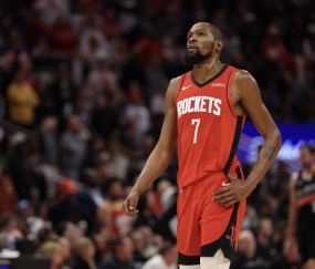 球员生涯第18个赛季30+场次：杜兰特17次 詹姆斯9次 马龙7次