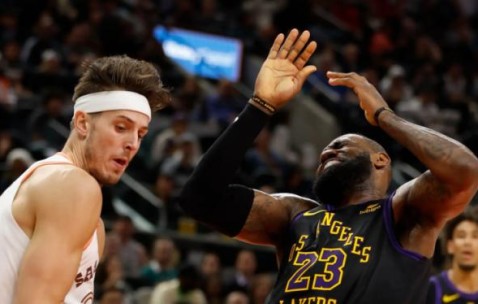 麻将胡了模拟器-湖人患上浓眉依赖症！没他防守稀烂 哈姆再受质疑